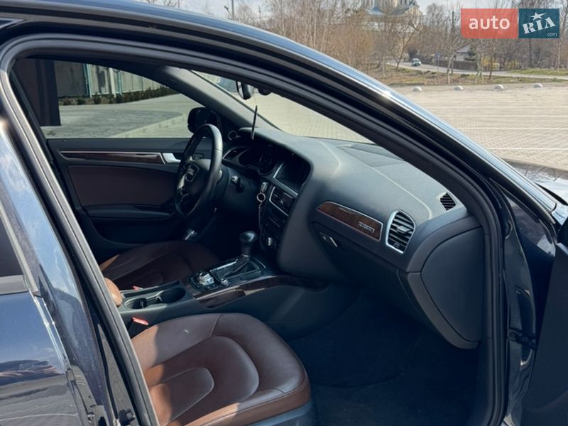 Седан Audi A4 2014 в Шептицькому