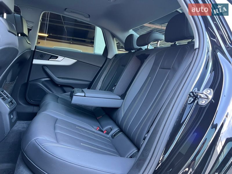 Седан Audi A4 2021 в Києві