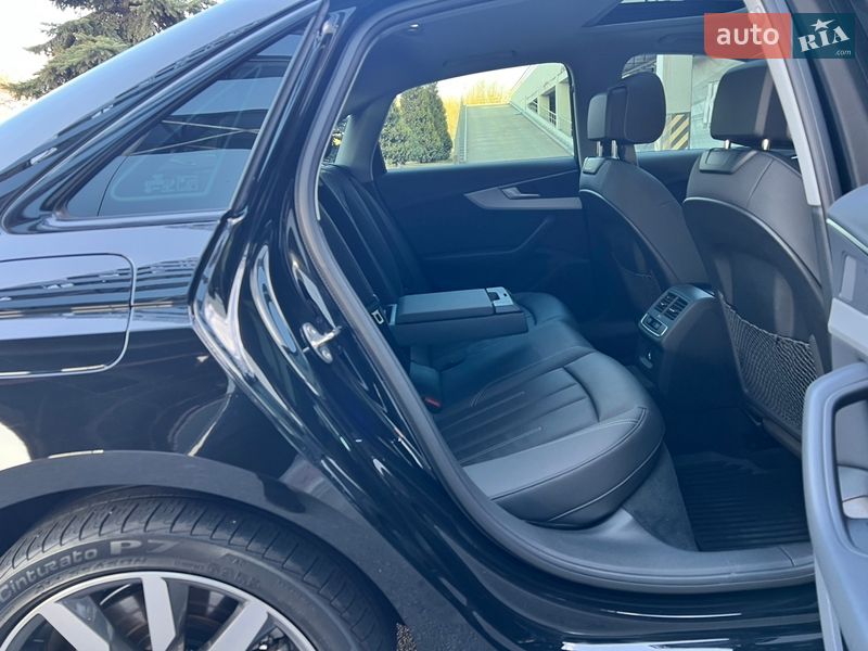 Седан Audi A4 2021 в Києві