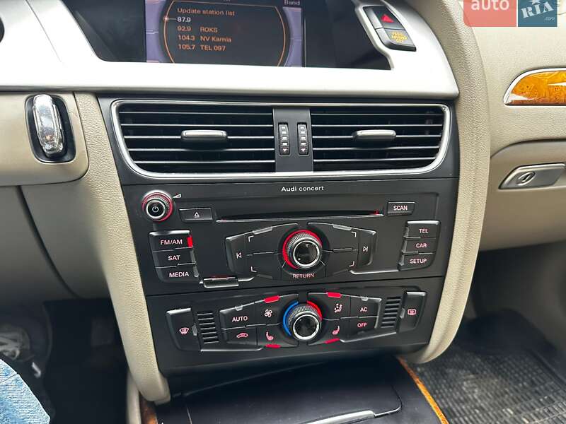 Седан Audi A4 2011 в Дунаївцях