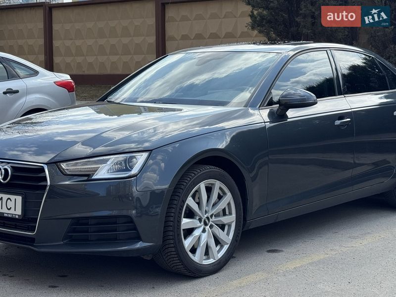 Седан Audi A4 2017 в Киеве