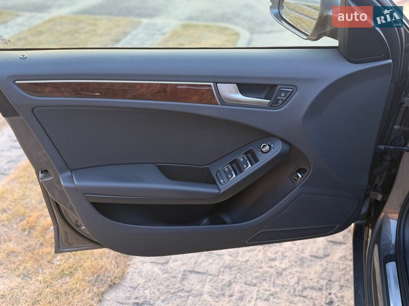 Седан Audi A4 2012 в Києві
