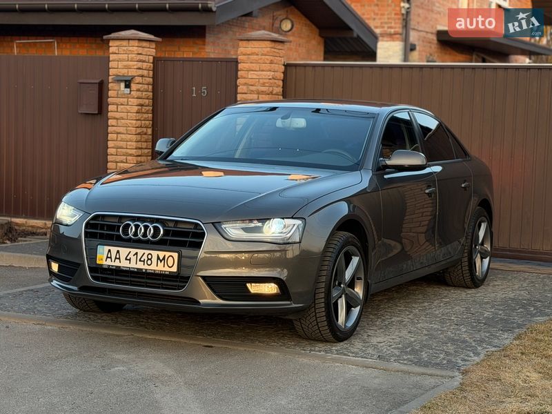 Седан Audi A4 2012 в Києві