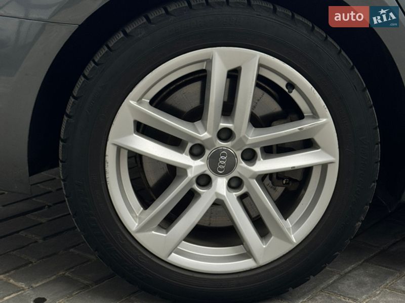 Седан Audi A4 2016 в Полтаві
