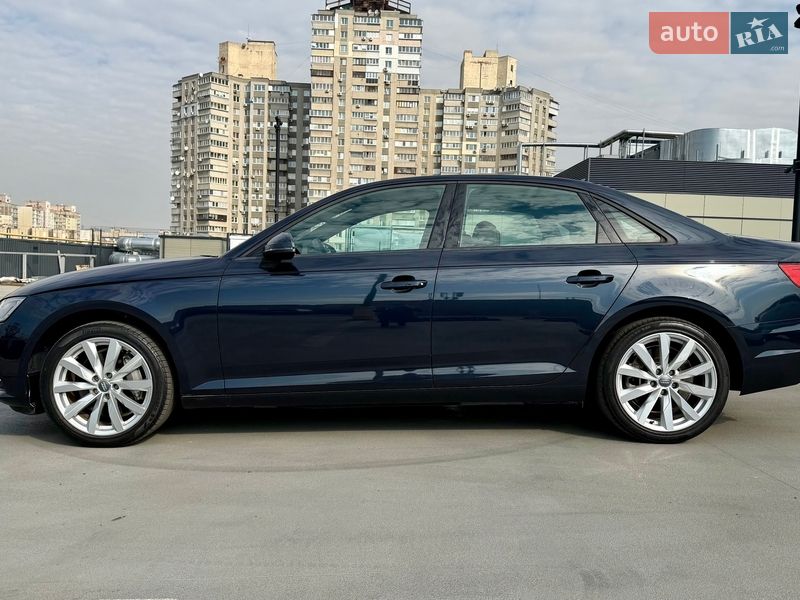 Седан Audi A4 2017 в Киеве