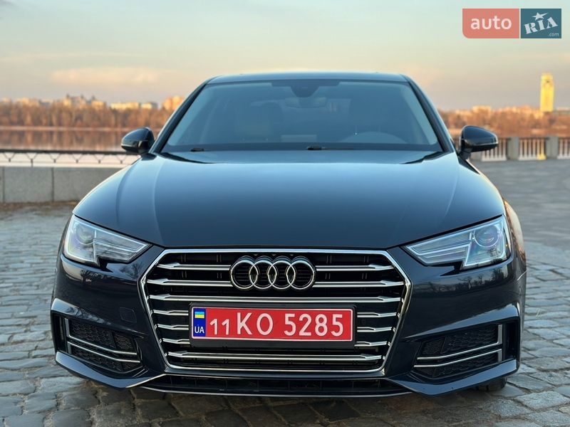 Седан Audi A4 2018 в Киеве