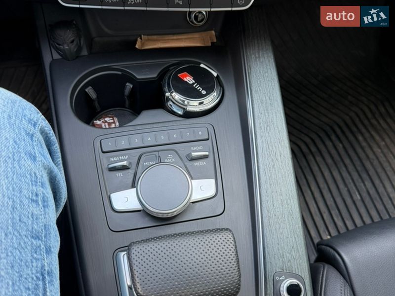 Седан Audi A4 2016 в Киеве