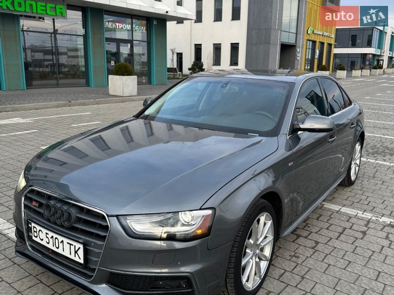 Седан Audi A4 2013 в Львове