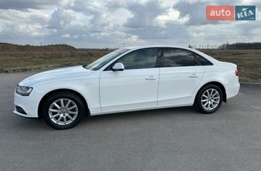 Седан Audi A4 2015 в Виннице