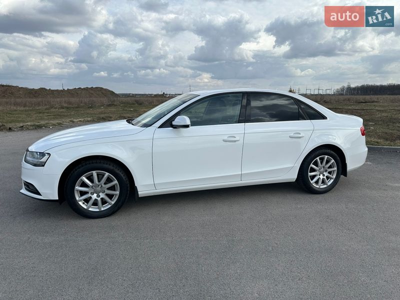 Седан Audi A4 2015 в Виннице