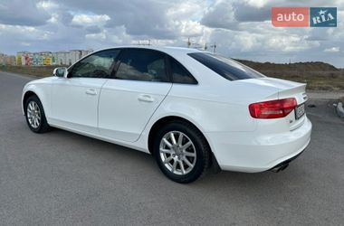 Седан Audi A4 2015 в Виннице