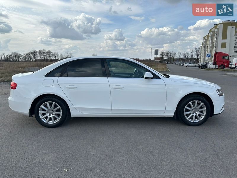 Седан Audi A4 2015 в Виннице