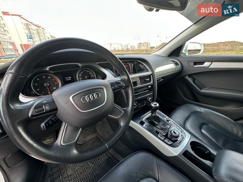 Седан Audi A4 2015 в Виннице