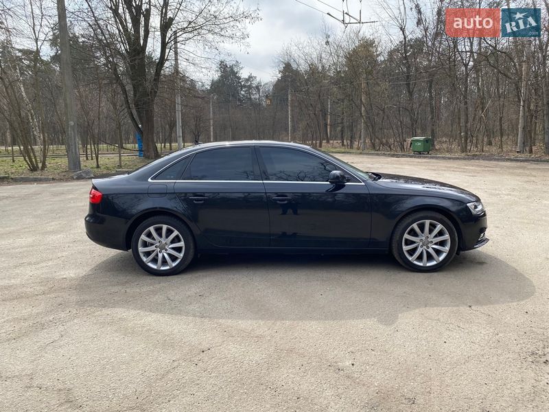 Седан Audi A4 2013 в Киеве