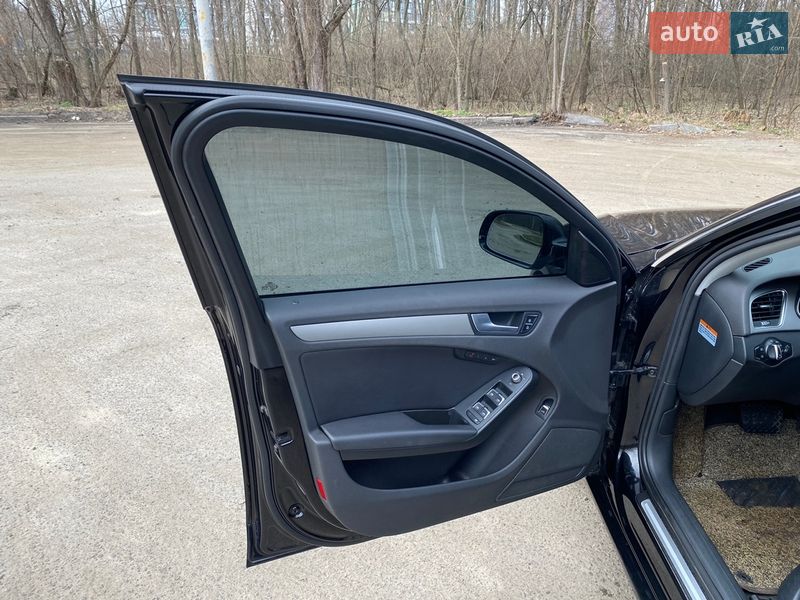 Седан Audi A4 2013 в Киеве