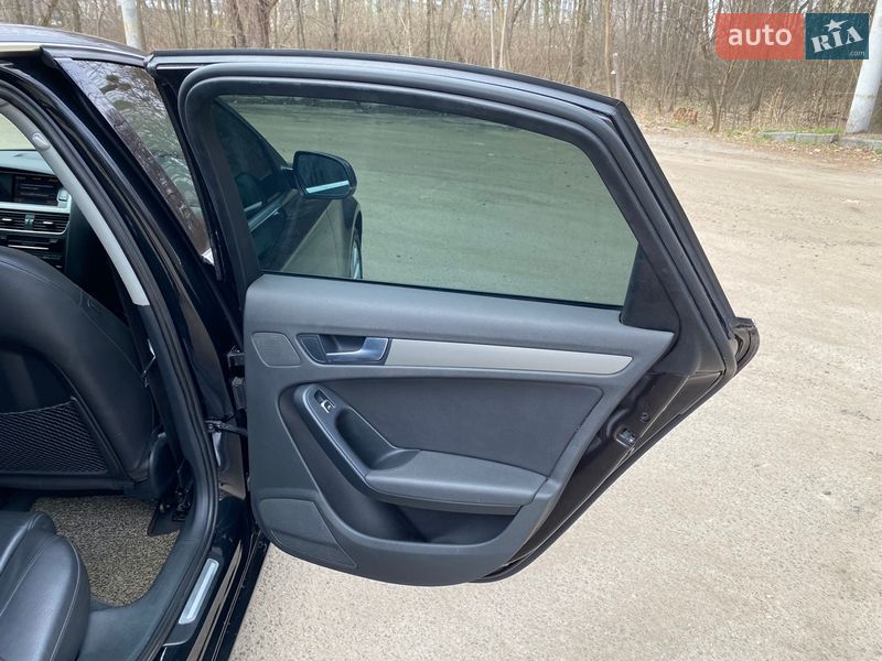 Седан Audi A4 2013 в Киеве