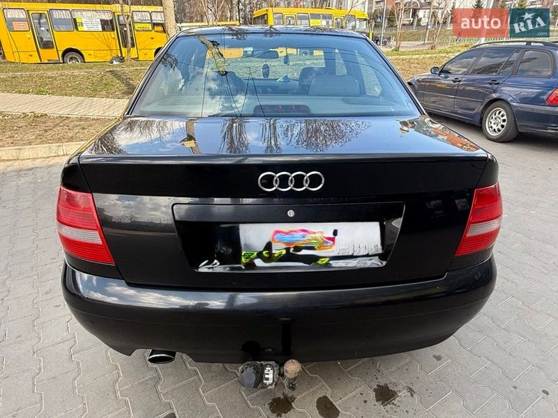 Седан Audi A4 1999 в Ровно