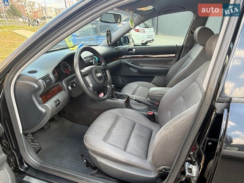 Седан Audi A4 1999 в Ровно