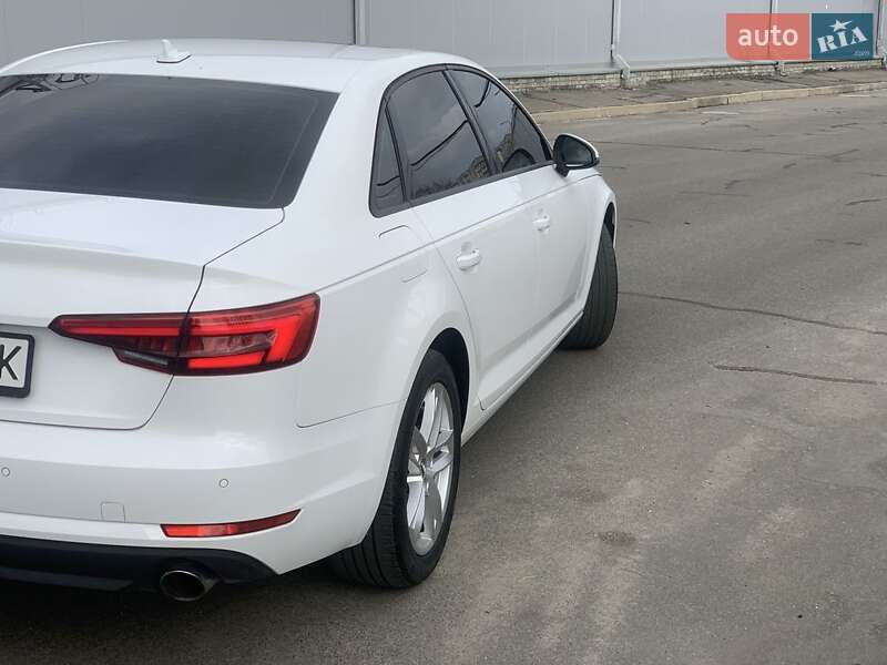 Седан Audi A4 2016 в Борисполі