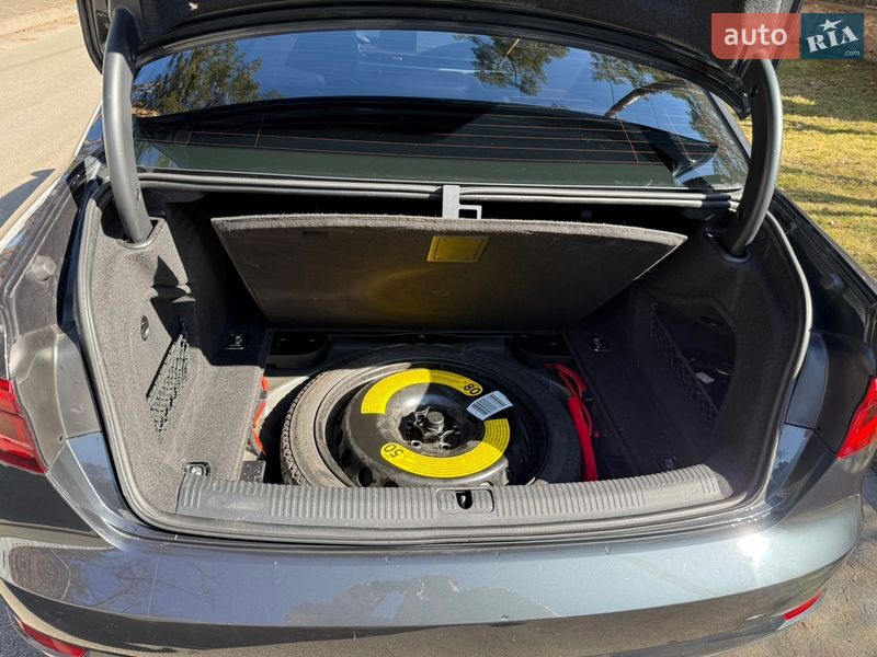 Седан Audi A4 2017 в Киеве