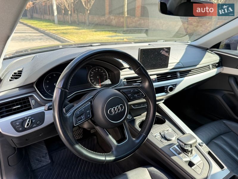 Седан Audi A4 2017 в Киеве