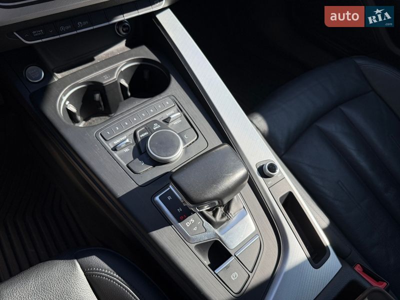 Седан Audi A4 2017 в Киеве