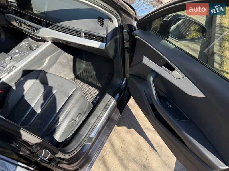 Седан Audi A4 2017 в Киеве