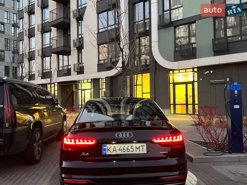 Седан Audi A4 2020 в Киеве
