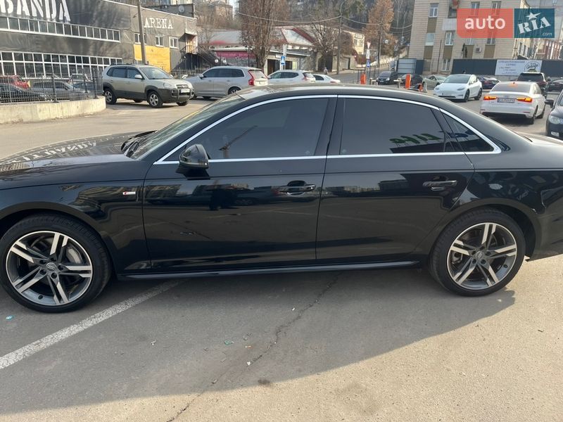 Седан Audi A4 2018 в Киеве