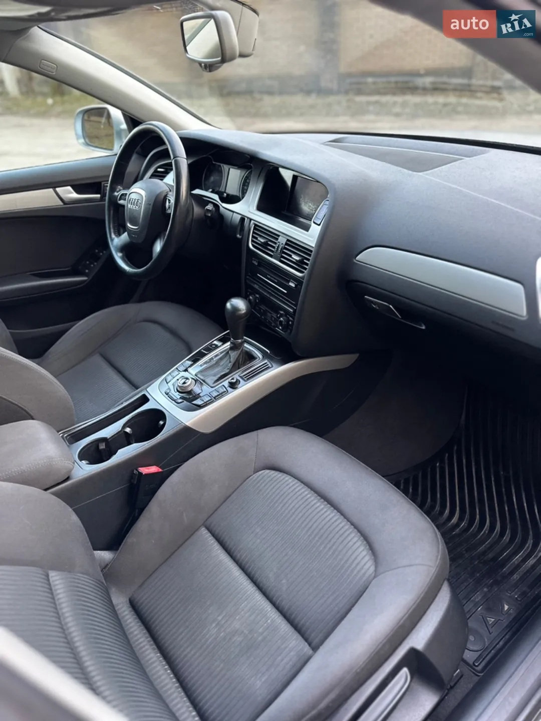 2010 Audi A4 - мініатюра 18