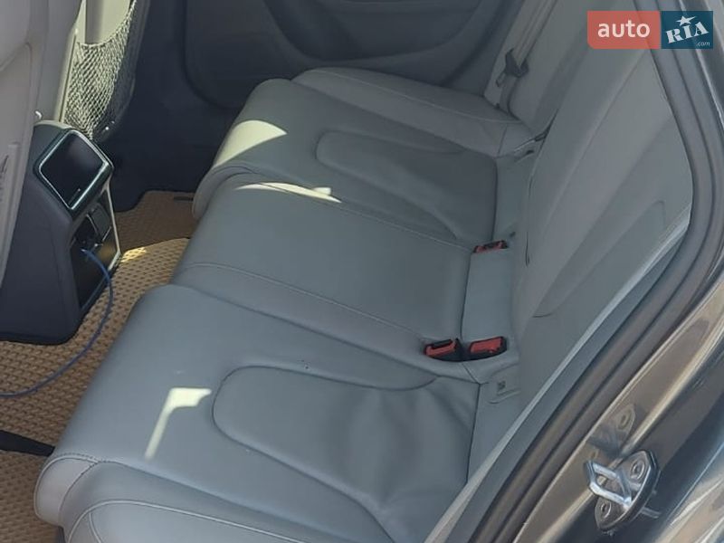 Седан Audi A4 2012 в Житомире