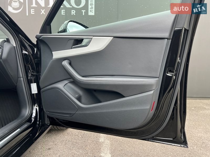 Седан Audi A4 2020 в Львове