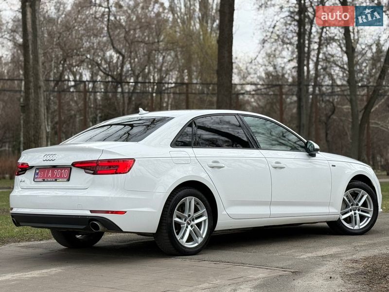 Седан Audi A4 2017 в Киеве