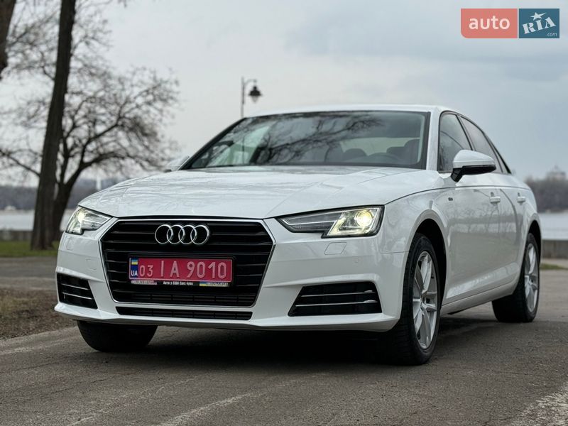 Седан Audi A4 2017 в Киеве