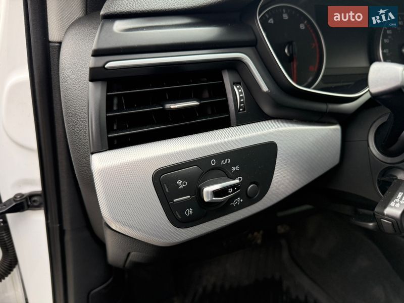 Седан Audi A4 2017 в Киеве