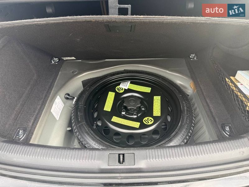 Седан Audi A4 2012 в Львові