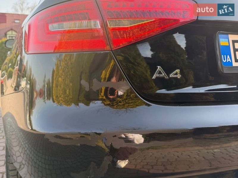 Седан Audi A4 2012 в Львові