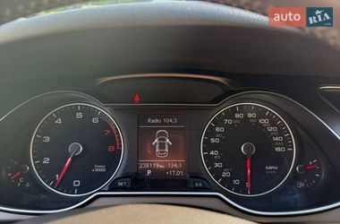 Седан Audi A4 2012 в Львове