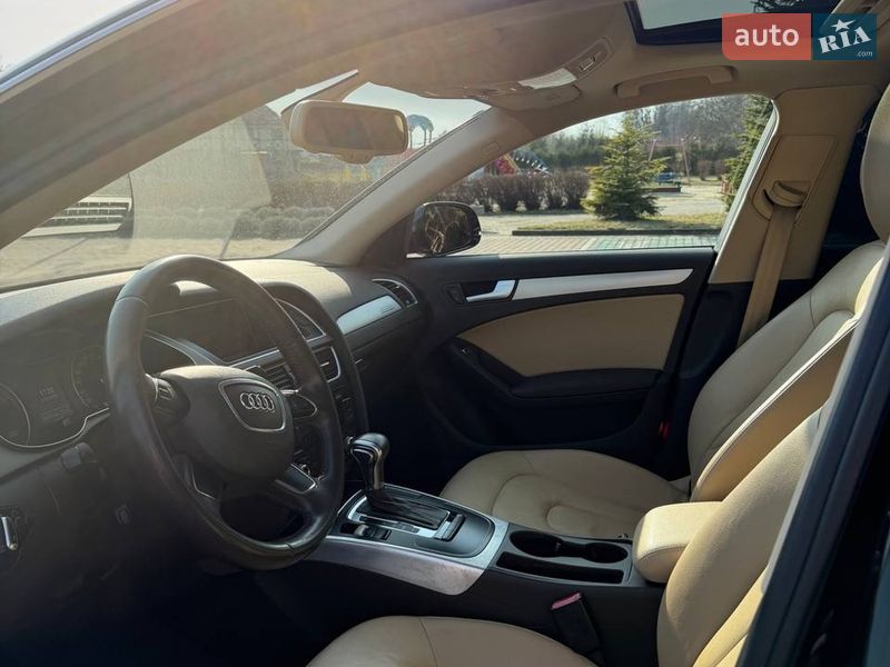 Седан Audi A4 2012 в Львові