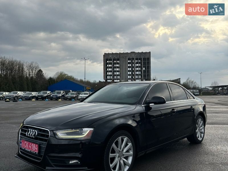 Седан Audi A4 2013 в Львове