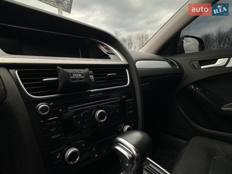 Седан Audi A4 2013 в Львове