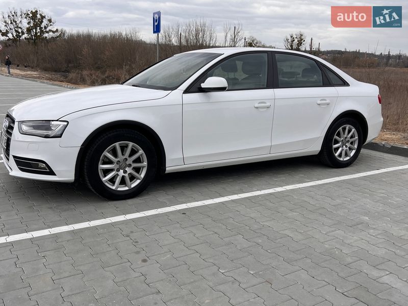 Седан Audi A4 2014 в Ирпене
