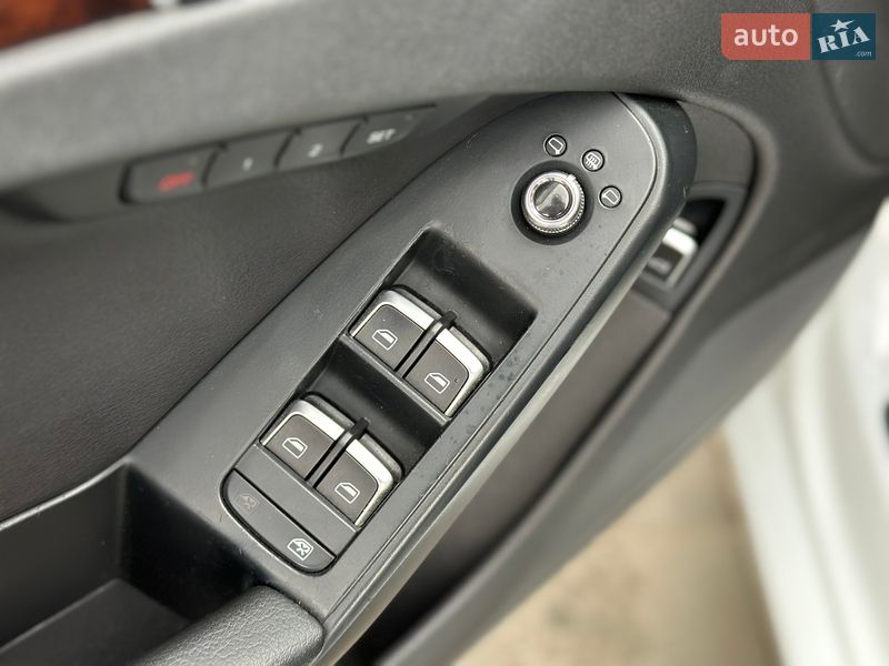 Седан Audi A4 2013 в Києві