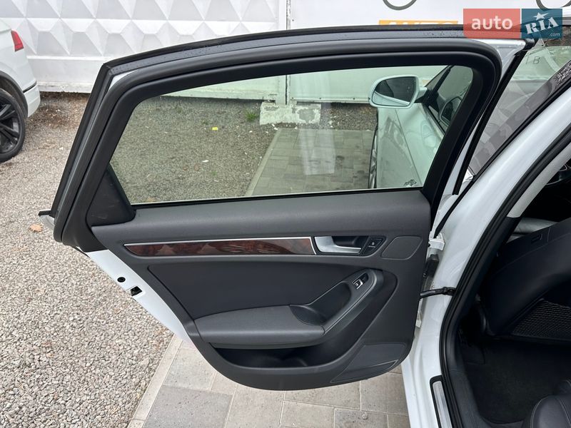 Седан Audi A4 2013 в Києві