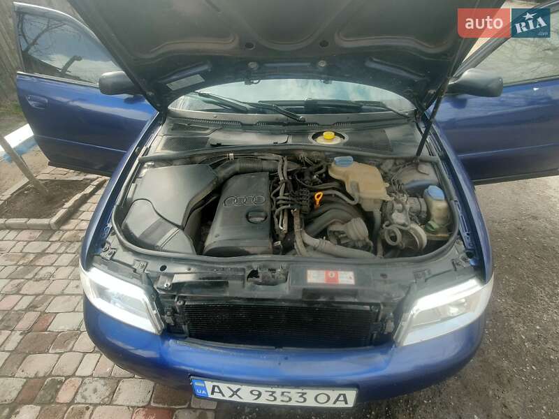 Седан Audi A4 2000 в Харькове