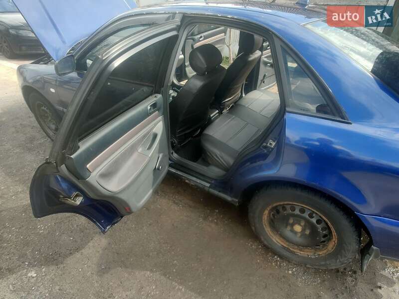 Седан Audi A4 2000 в Харькове