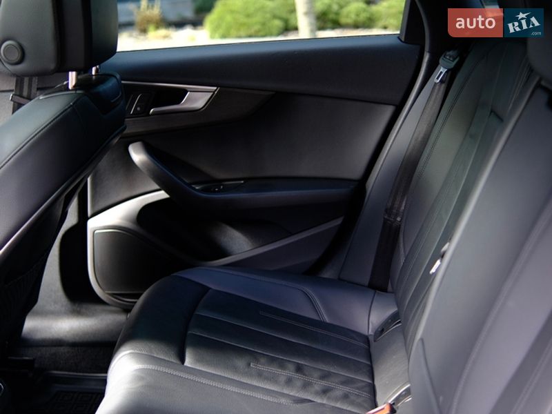 Седан Audi A4 2019 в Києві
