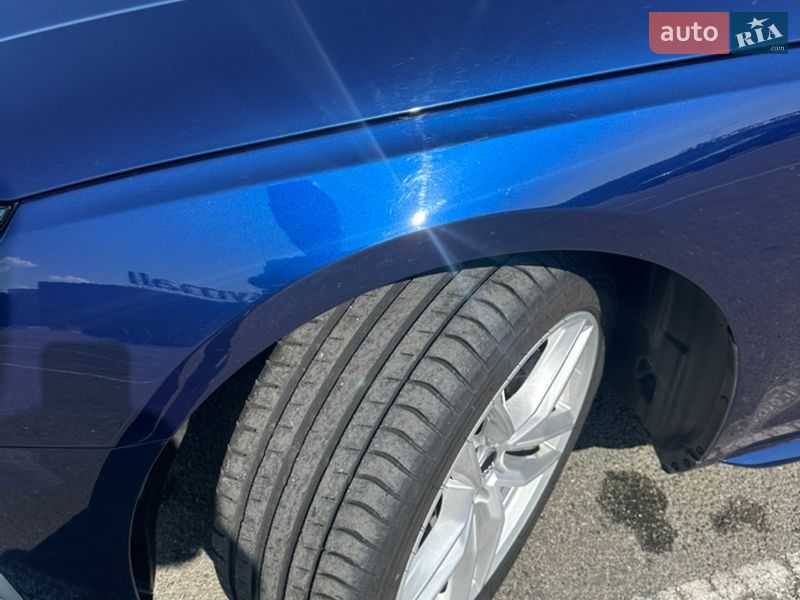 Седан Audi A4 2020 в Киеве