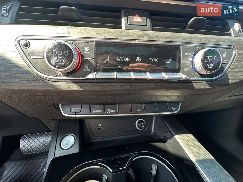 Седан Audi A4 2020 в Киеве