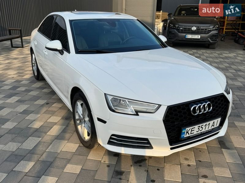 Седан Audi A4 2017 в Полтаве